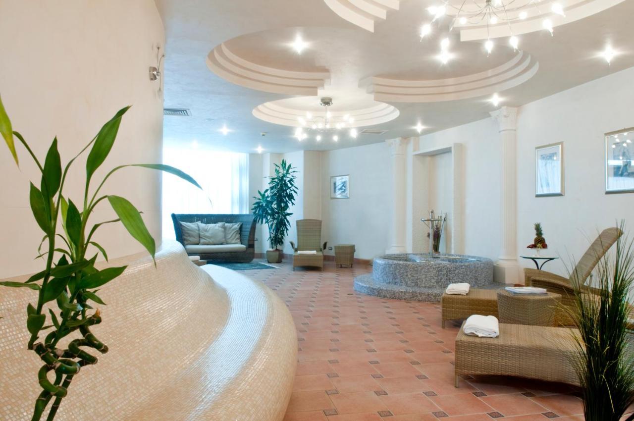 Hotel Aurelia Milano Marittima Exterior foto