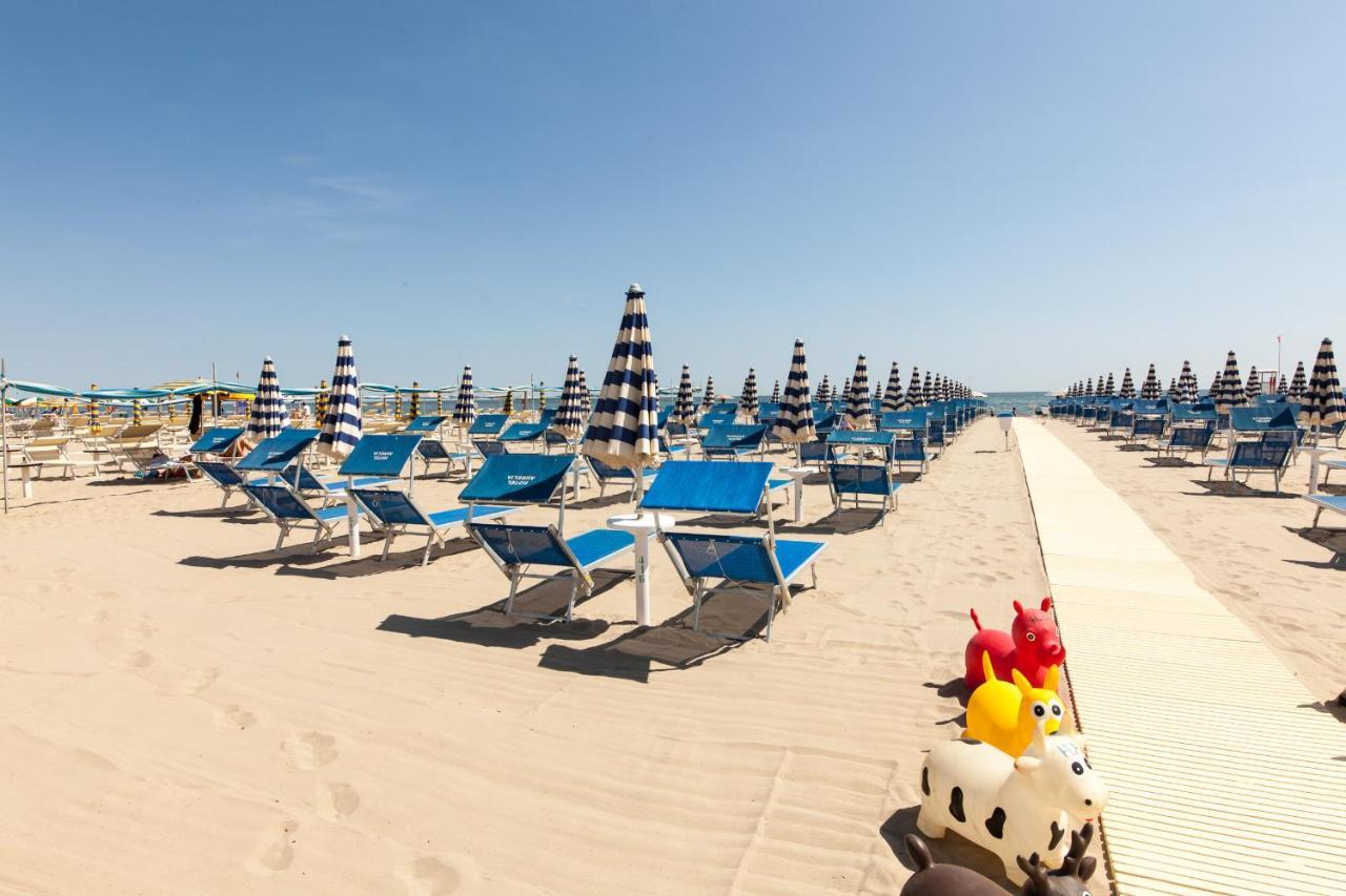 Hotel Aurelia Milano Marittima Exterior foto