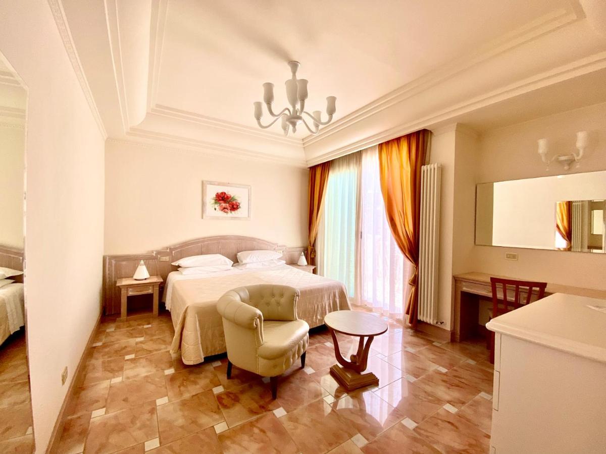 Hotel Aurelia Milano Marittima Exterior foto