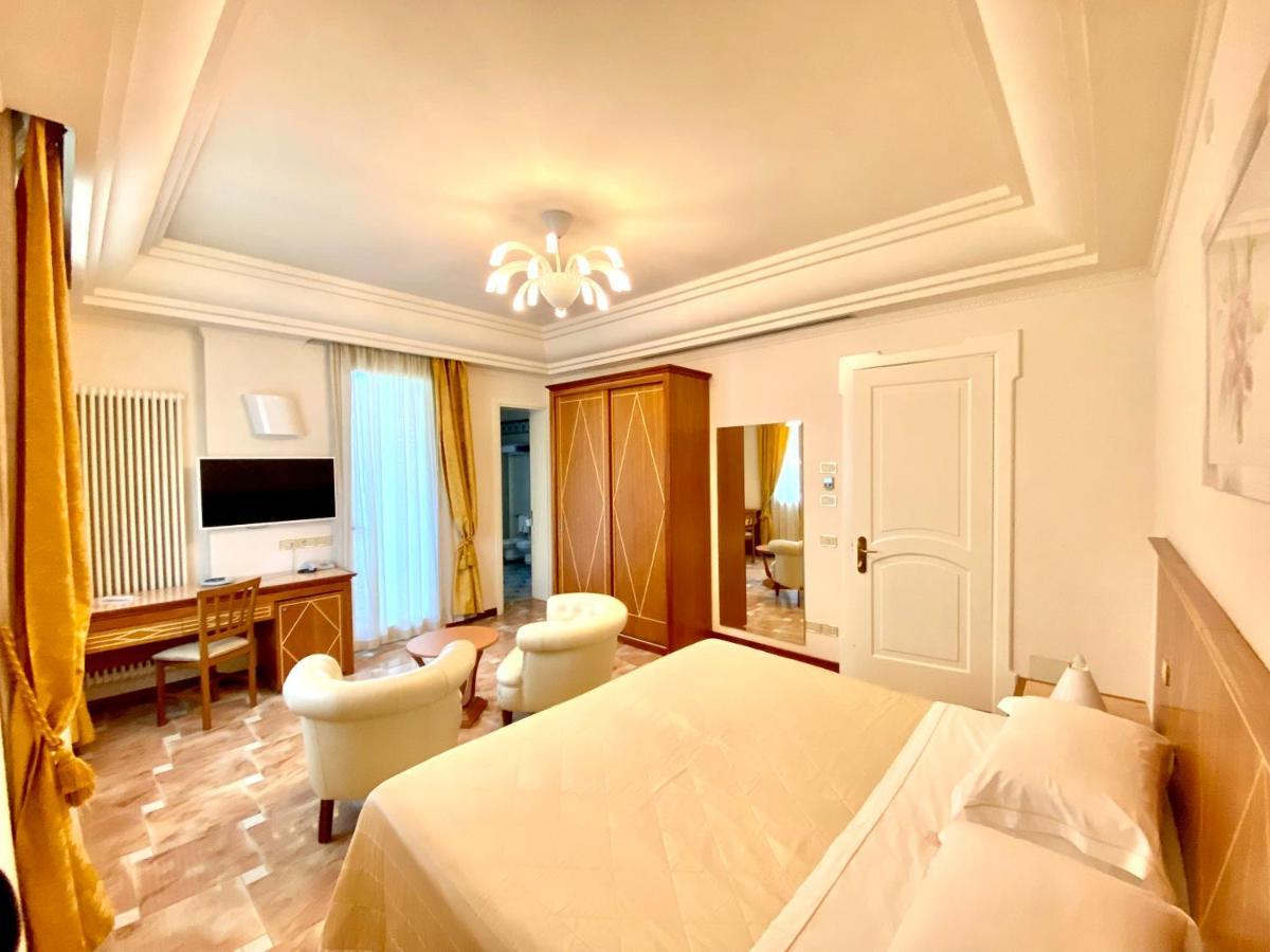 Hotel Aurelia Milano Marittima Exterior foto