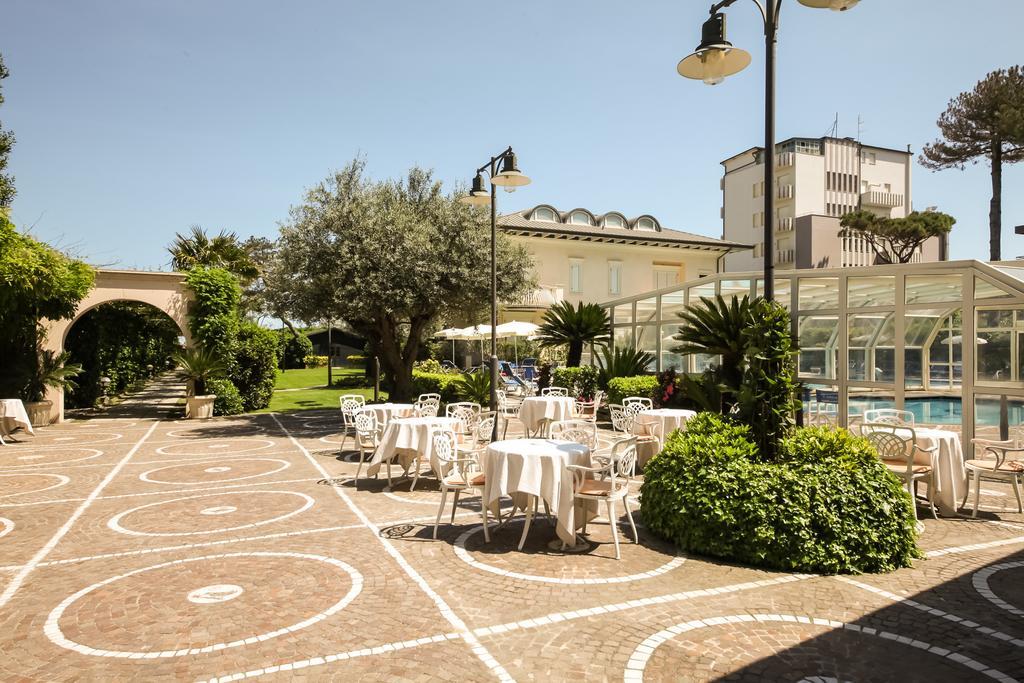 Hotel Aurelia Milano Marittima Exterior foto