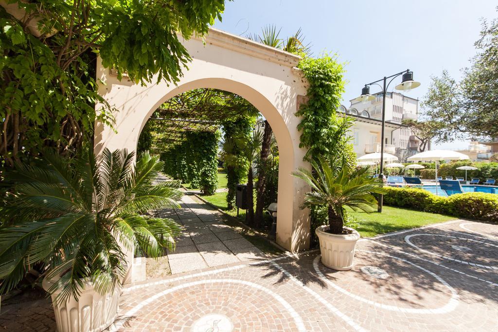 Hotel Aurelia Milano Marittima Exterior foto