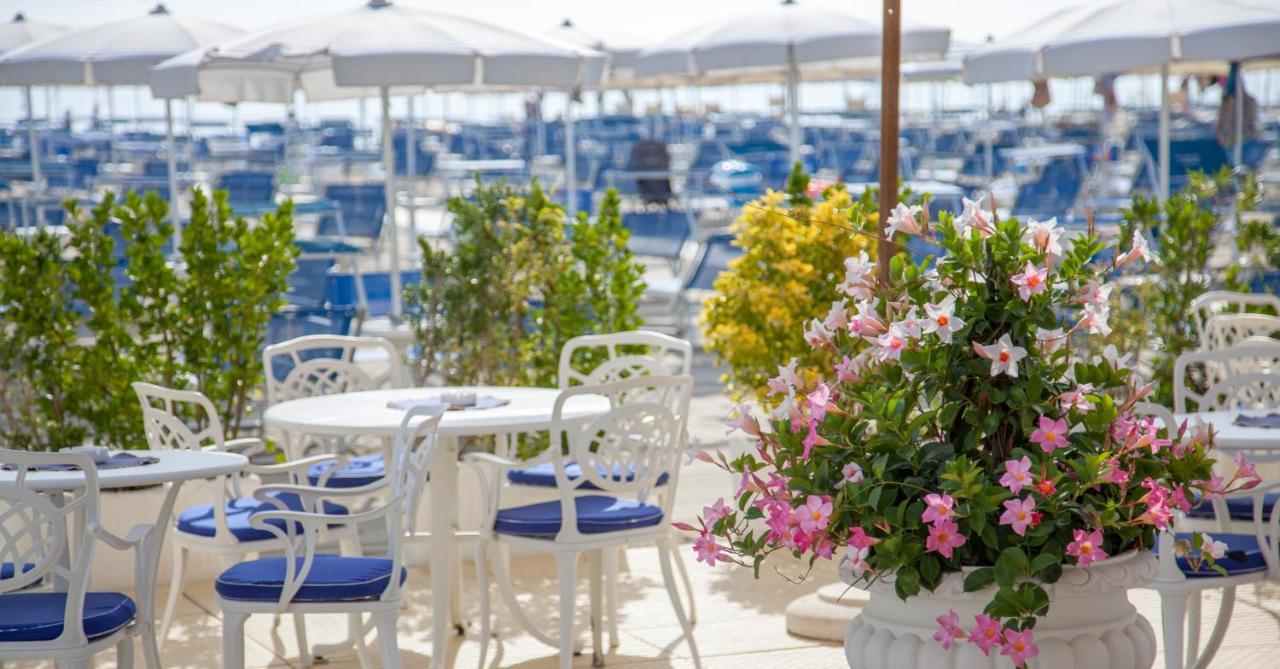 Hotel Aurelia Milano Marittima Exterior foto