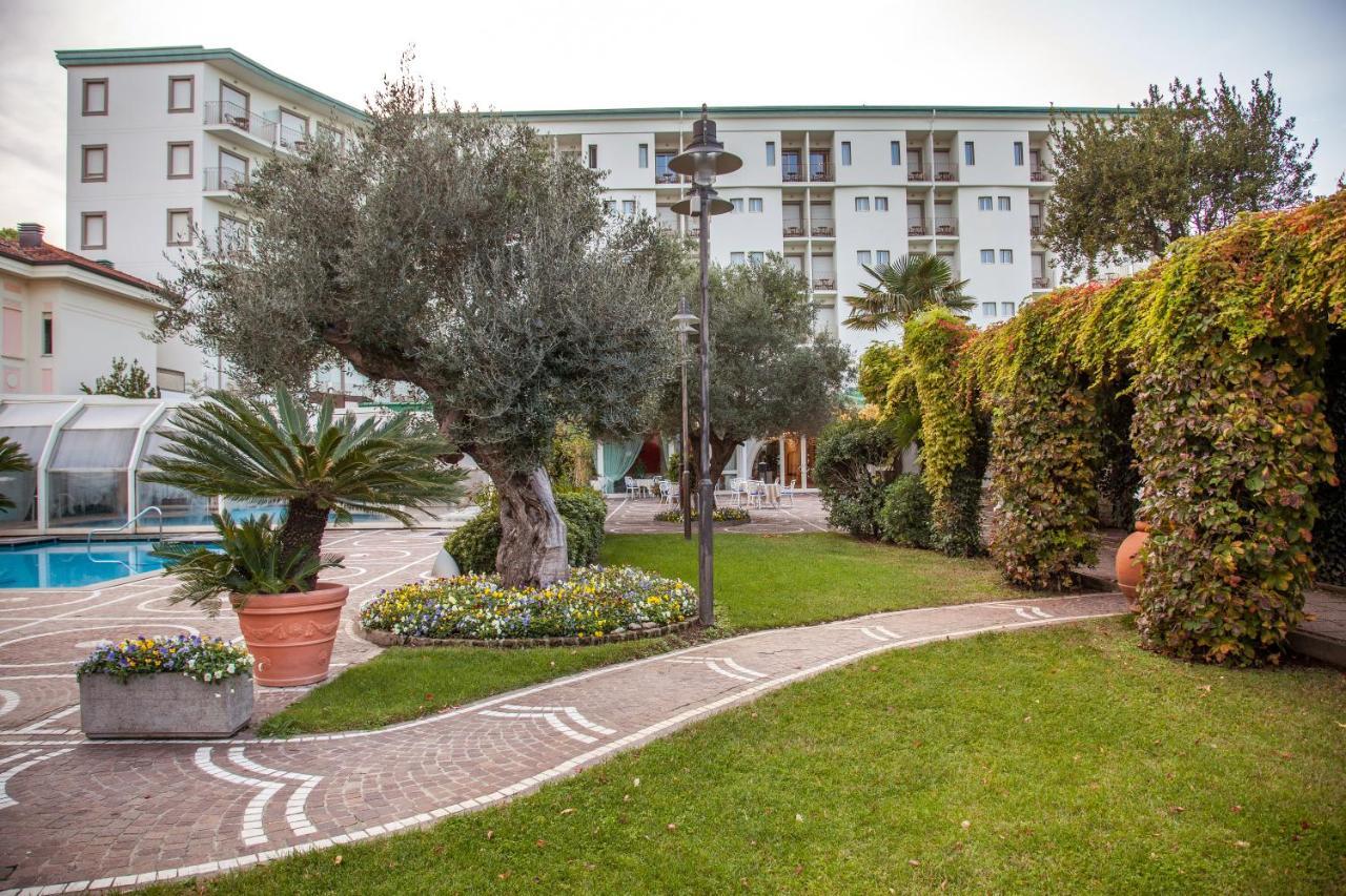 Hotel Aurelia Milano Marittima Exterior foto